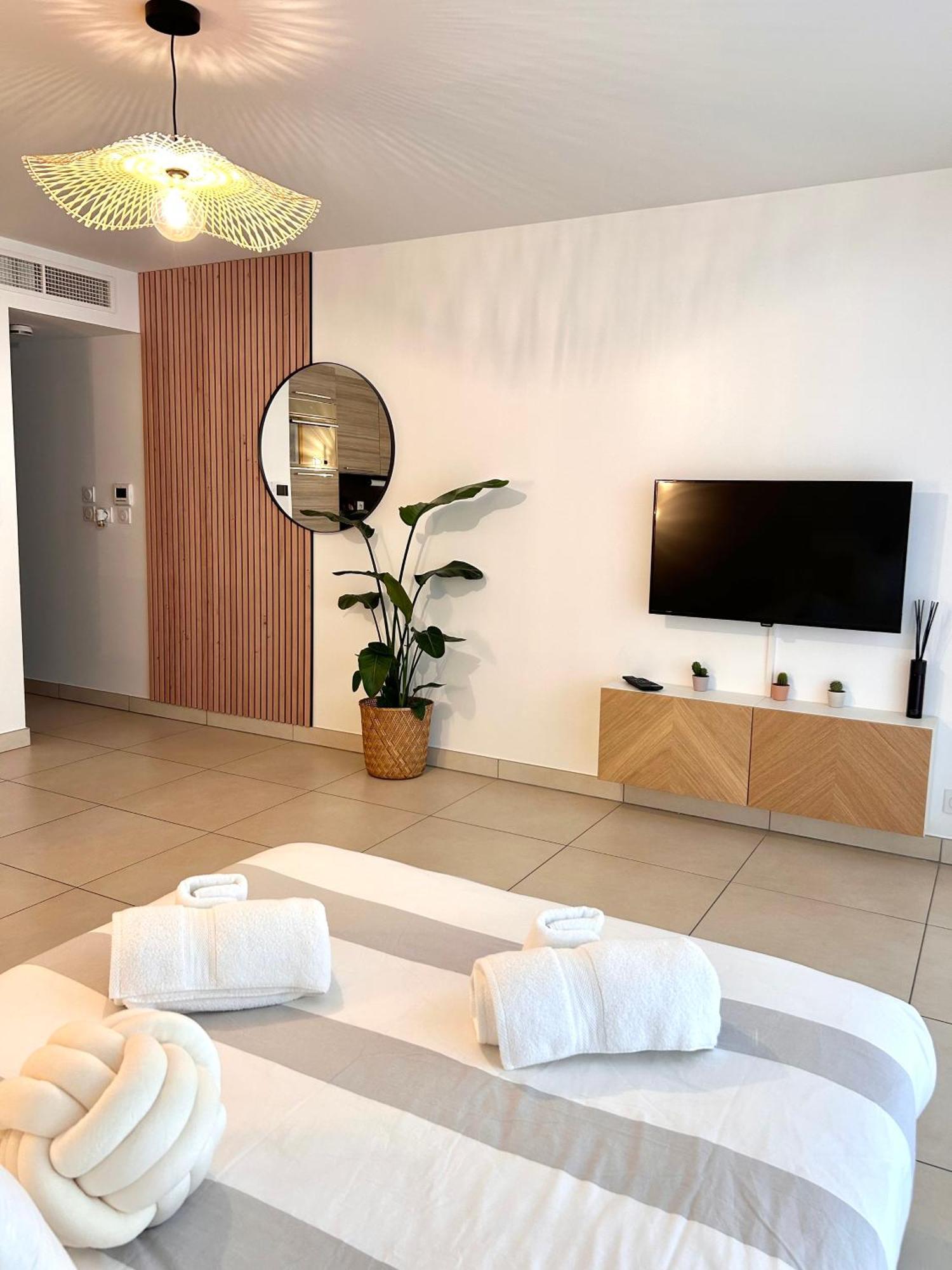 Studio Neuf - Portes De Monaco - Confort - Wifi - Clim Exterior photo
